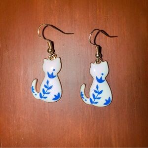 Elegant Cat Earrings - White and Blue
